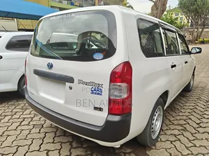 Toyota Probox 1.5 Hybrid DX 2019 White
