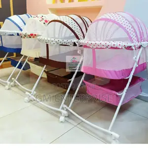 Baby Bassinet/Daybed