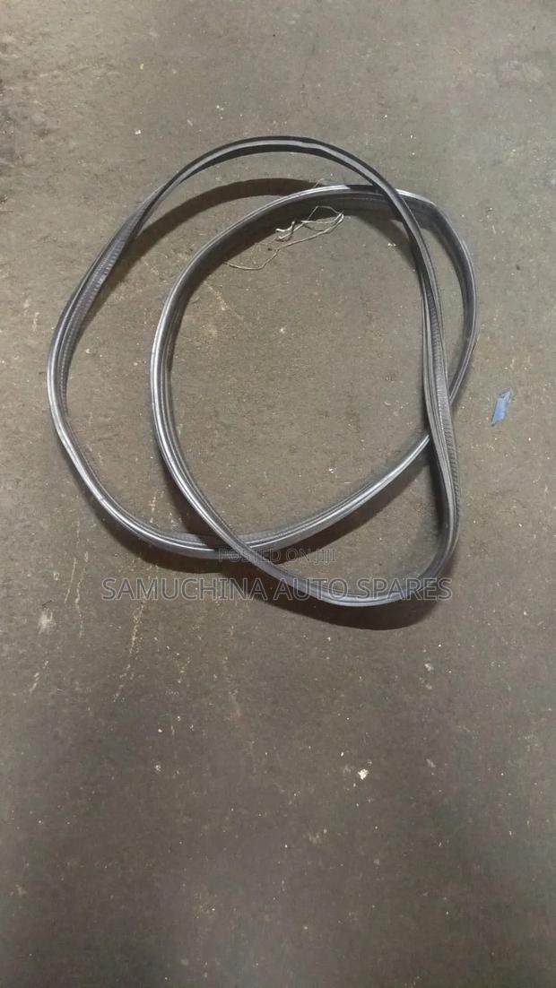 Boot Rubber Nissan Tiida Sc11