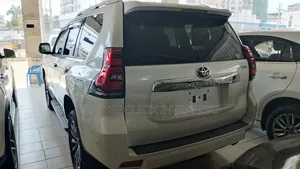 Toyota Land Cruiser Prado 2019 White