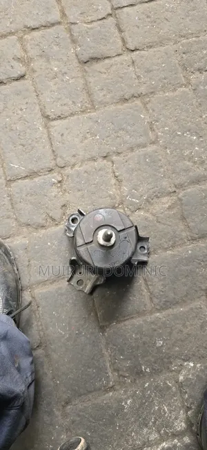 Engine Mount Nissan Teana