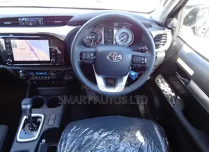 New Toyota Hilux 2024 Black