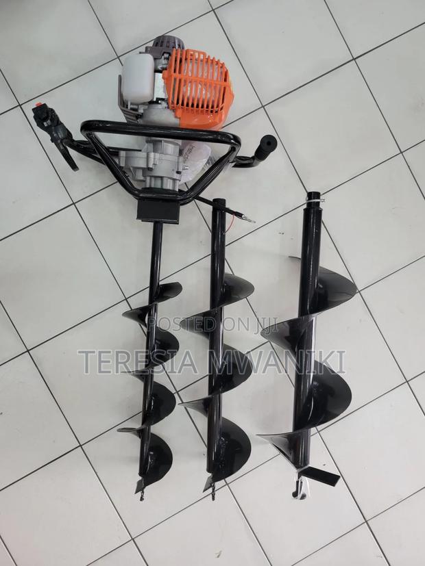 Windsor 4-stroke Earth Auger - main view