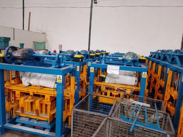 Qt40_2 Block Making Machine - main view