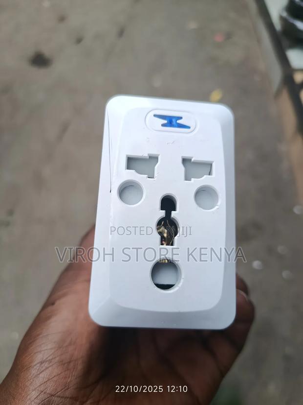 Universal Travel Adapter South Africa Plug in Socket Adapter - main view