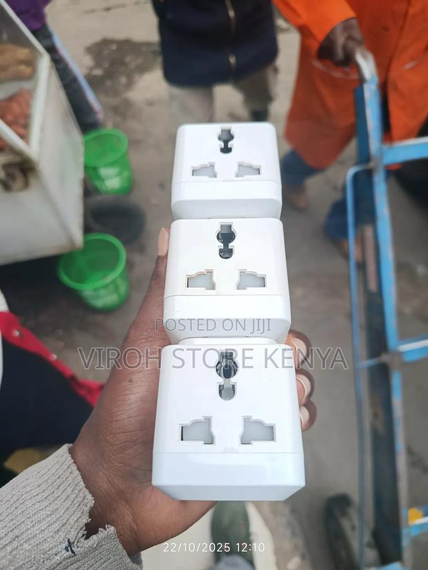 Universal Travel Adapter South Africa Plug in Socket Adapter - thumbnail 3