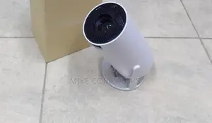 Android Gaming Projector. Hy300 Pro Projector New