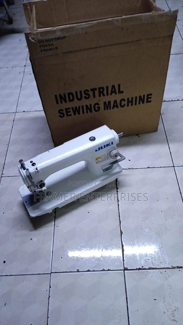 DDL Sewing Machine - main view