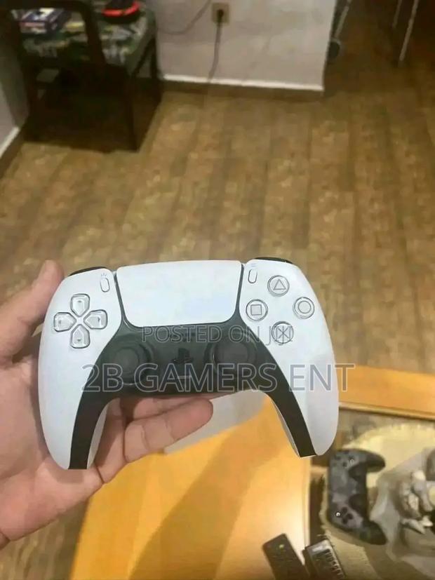 Slim Ps5 Pre Owned - thumbnail 2