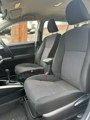 Toyota Corolla Fielder 2019 Silver