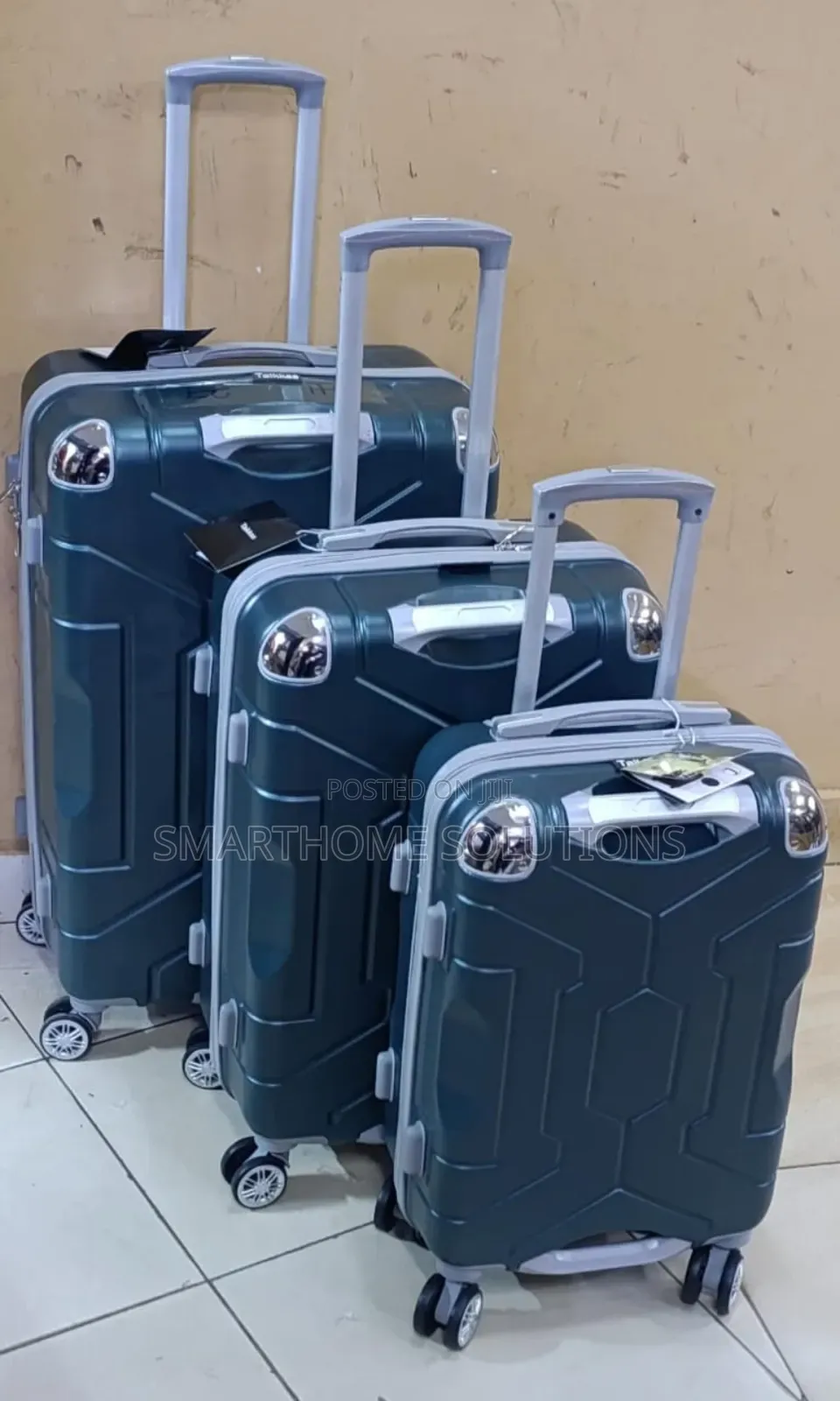 Luxurious Unbreakable Suitcase