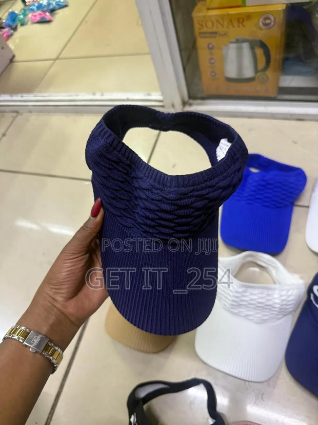 🧢 Sporty Sun Visor Cap/Golf Caps
Price: - thumbnail 6