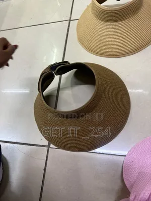 🧢 Stylish Wide-brim Sun Visor