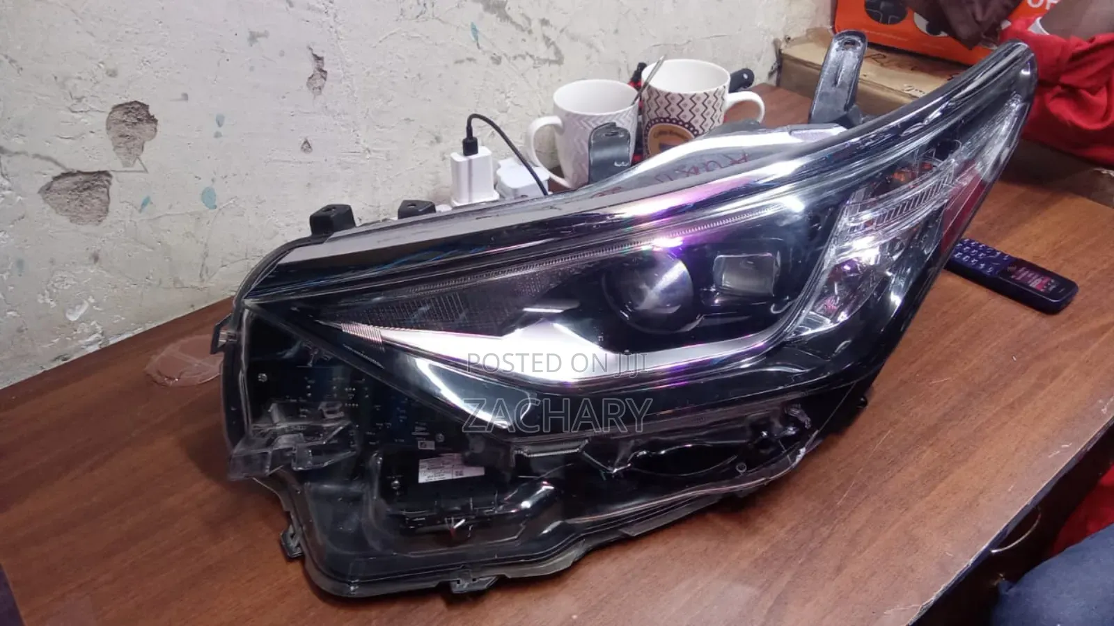 Toyota Auris 2016 Headlight Xebon