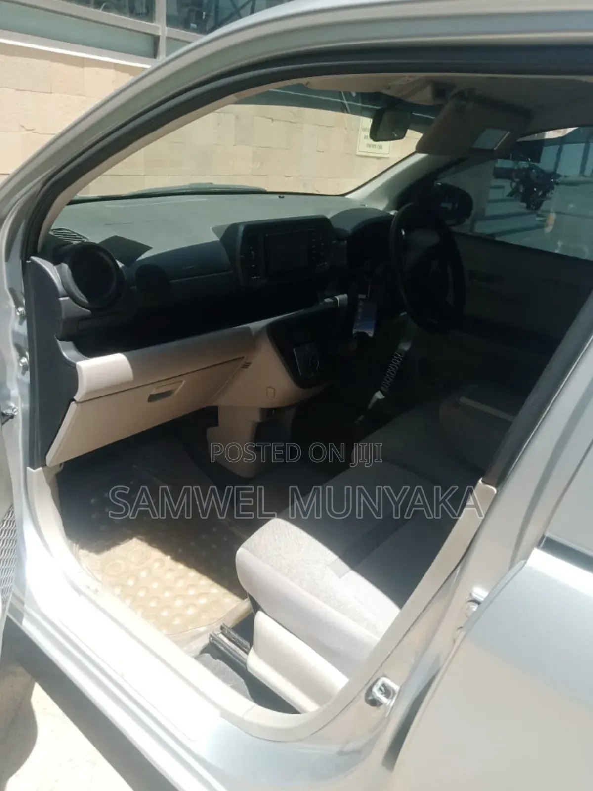 Toyota Passo 1.0 FWD 2017 Silver