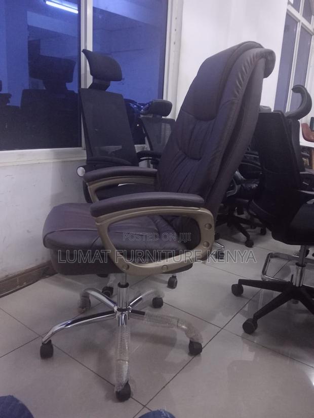 Director’S Leather Chair - thumbnail 3