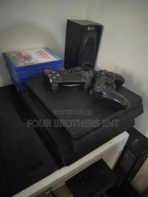 Ps4 Console - thumbnail 2