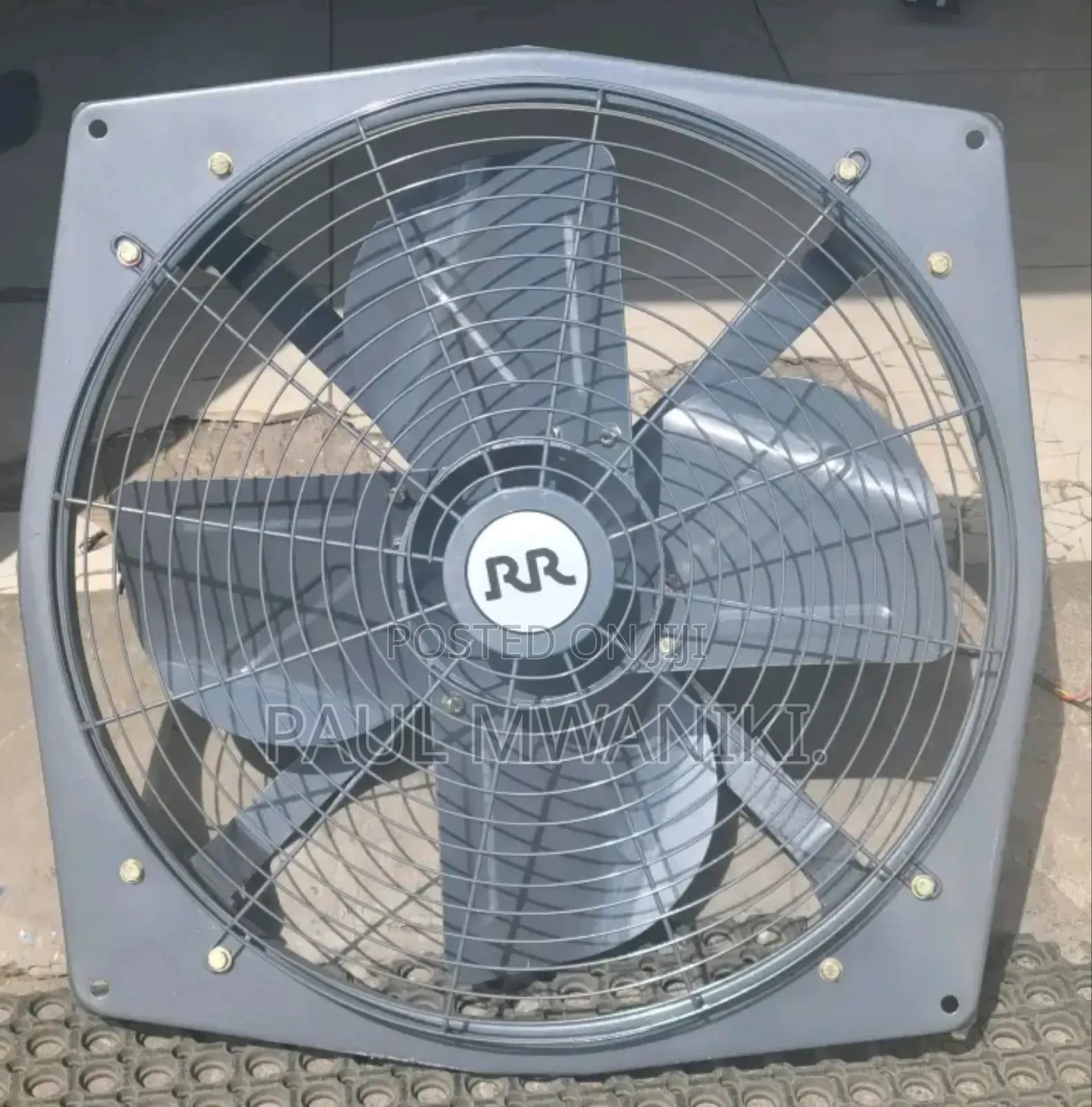 Wall-mounted Heavy Duty Extract Fans 24"