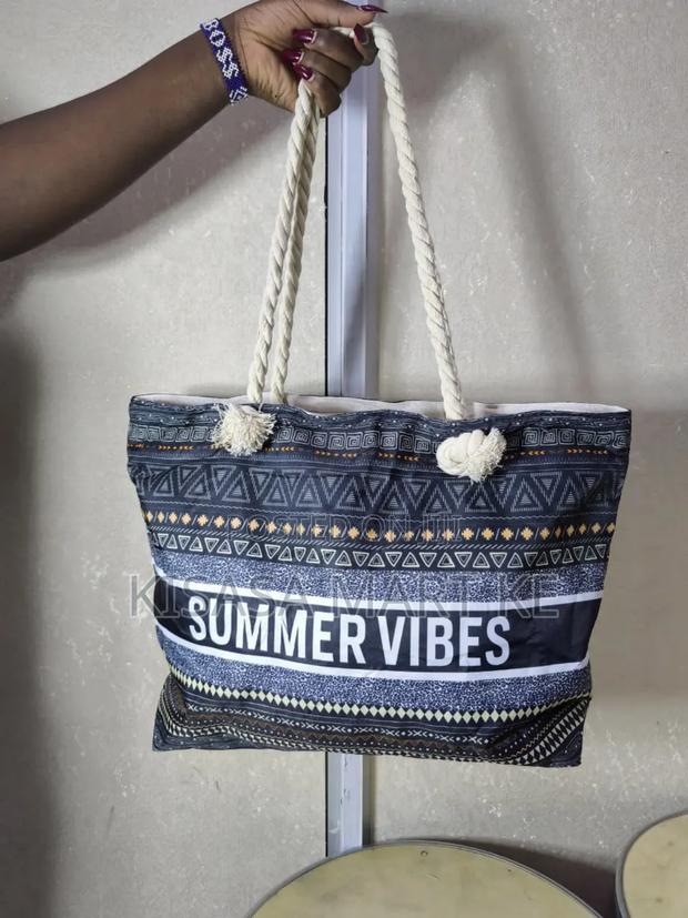 Beach Bags. - thumbnail 2