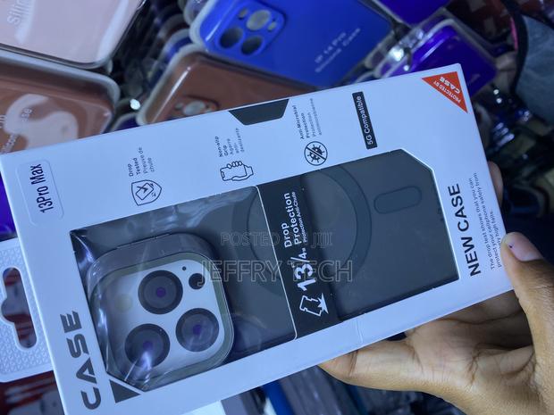 Maozis Strong Magnetic for iPhone 13 Pro Max Transluscent Case - thumbnail 3