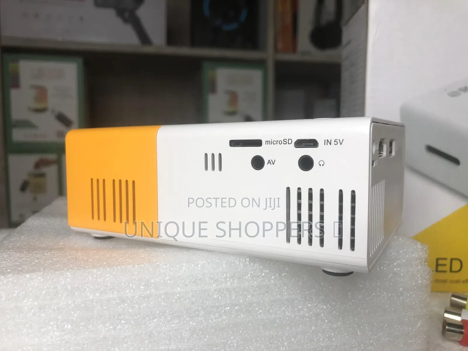 High Quality Mini Led Projector*