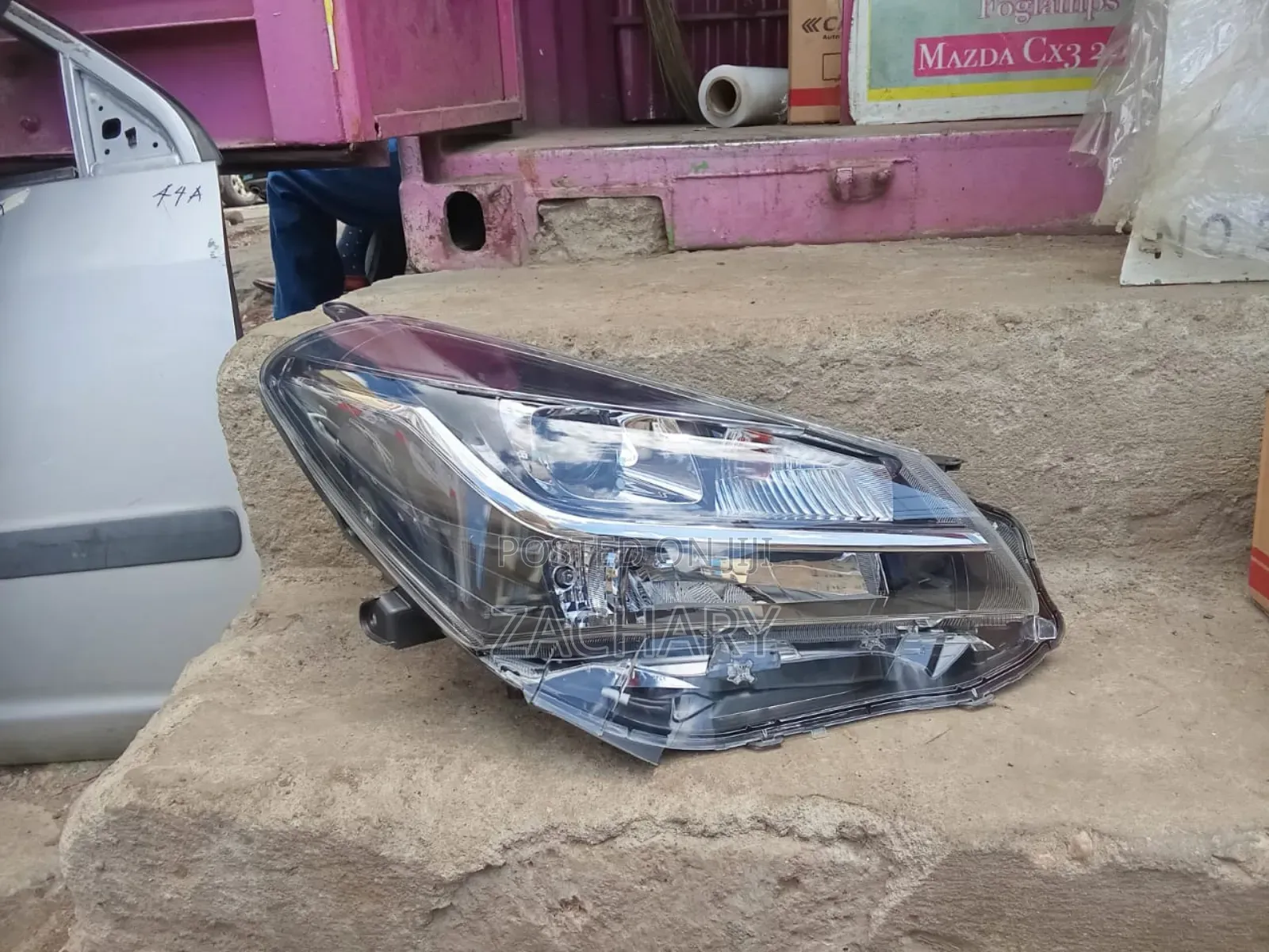 Toyota Vitz Xenon Headlight