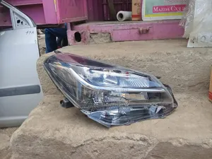 Toyota Vitz Xenon Headlight