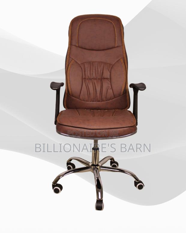 Ergonomic Executive Leather Chair | Sleek Headrest Support - thumbnail 3