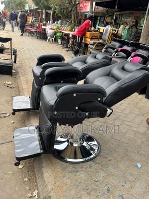 Hydrolic Barber Chair - thumbnail 2