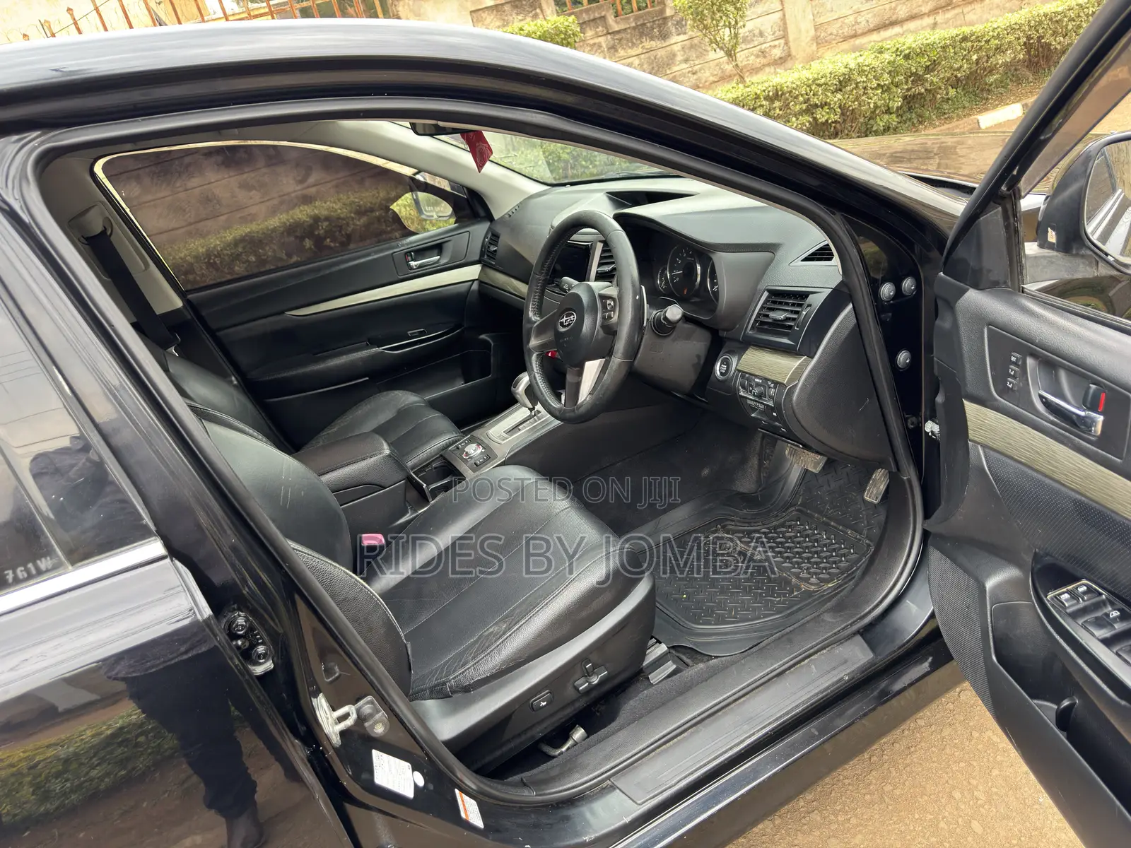 Subaru Legacy 2.5i Limited 2011 Black