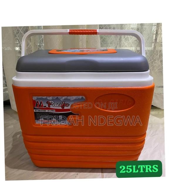 Pacific Cooler Box 
10 LTRS - main view