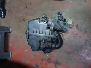 Toyota Vitz Air Cleaner Housing Ex Japan
