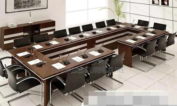 20-Seater Office Desk Setup