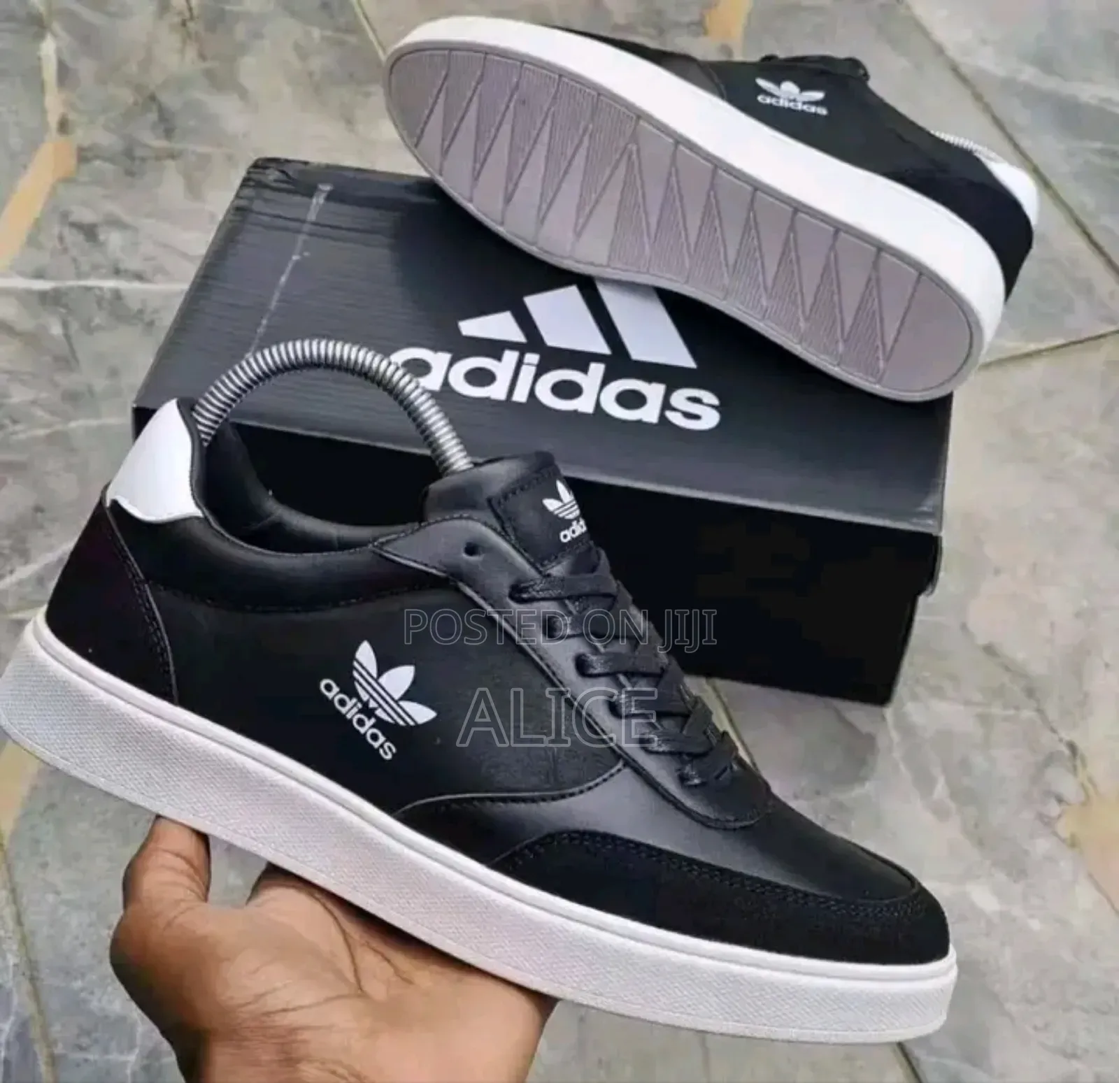 Adidas Casual