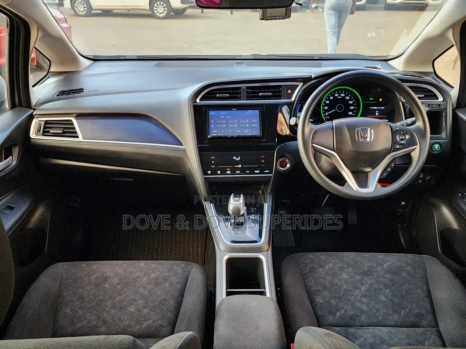 Honda Shuttle 1.5 Hybrid 2WD 2018 Silver