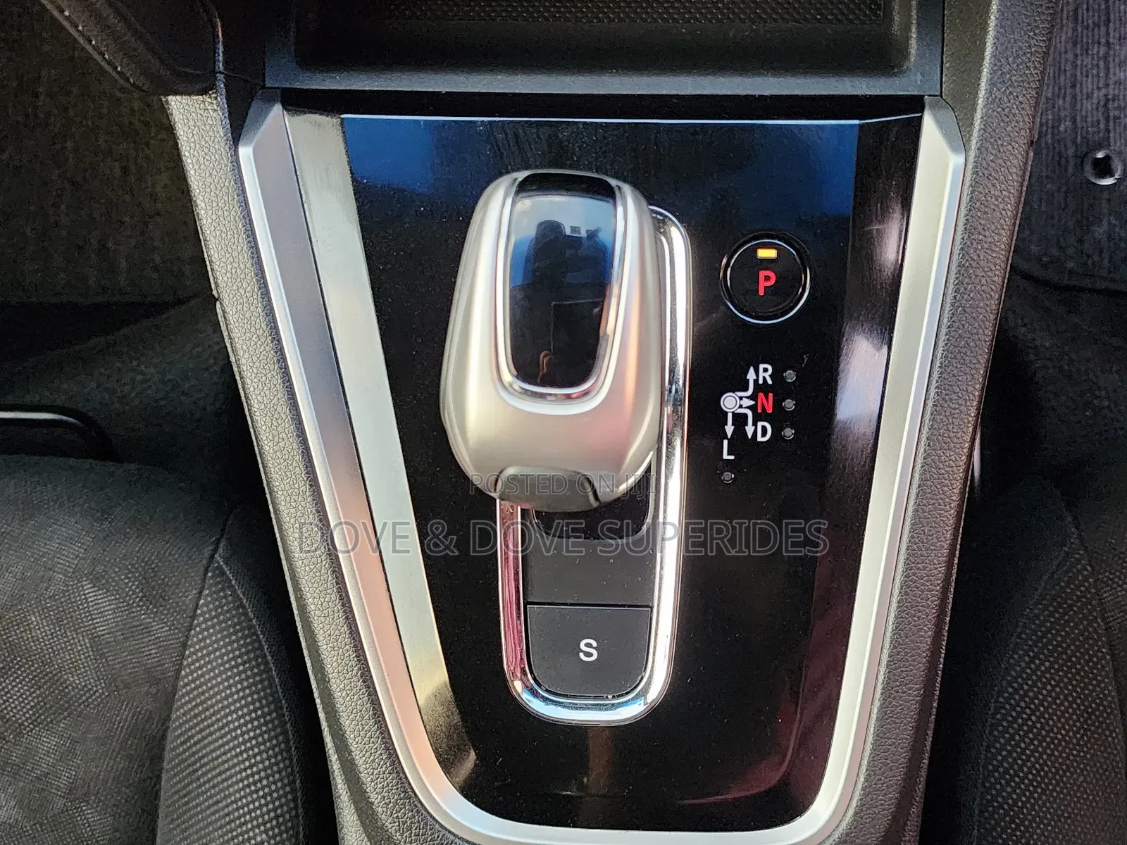 Honda Shuttle 1.5 Hybrid 2WD 2018 Silver