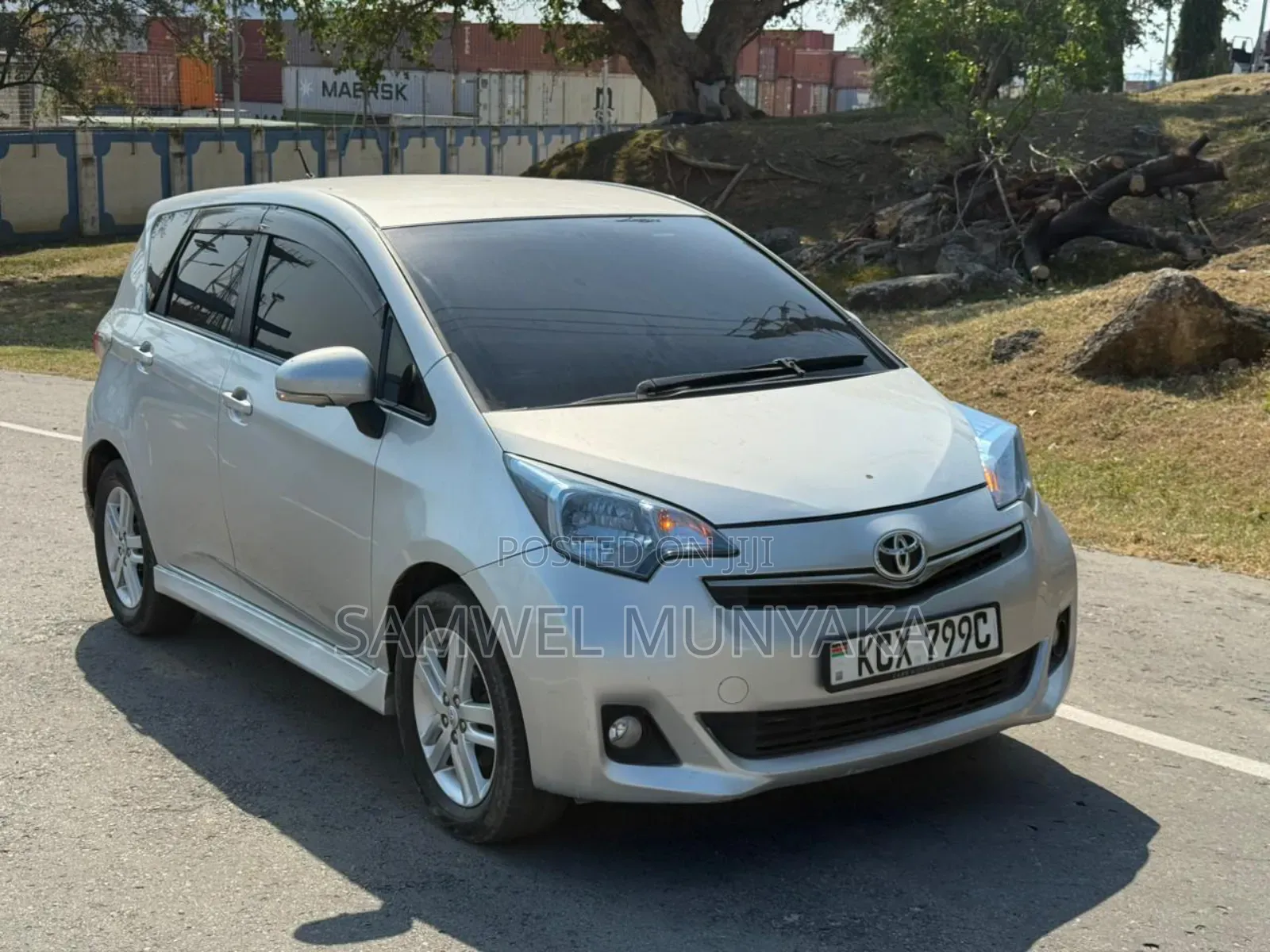 Toyota Ractis 1.5 FWD 2013 Silver