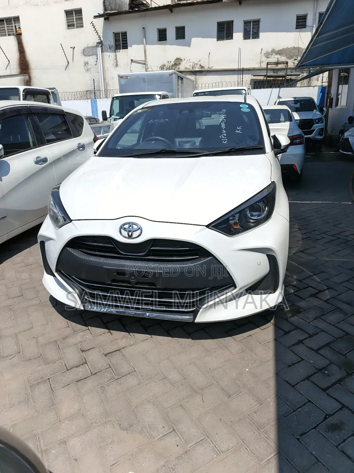Toyota Yaris LE Sedan 4dr 2019 Pearl