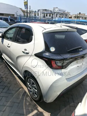 Toyota Yaris LE Sedan 4dr 2019 Pearl