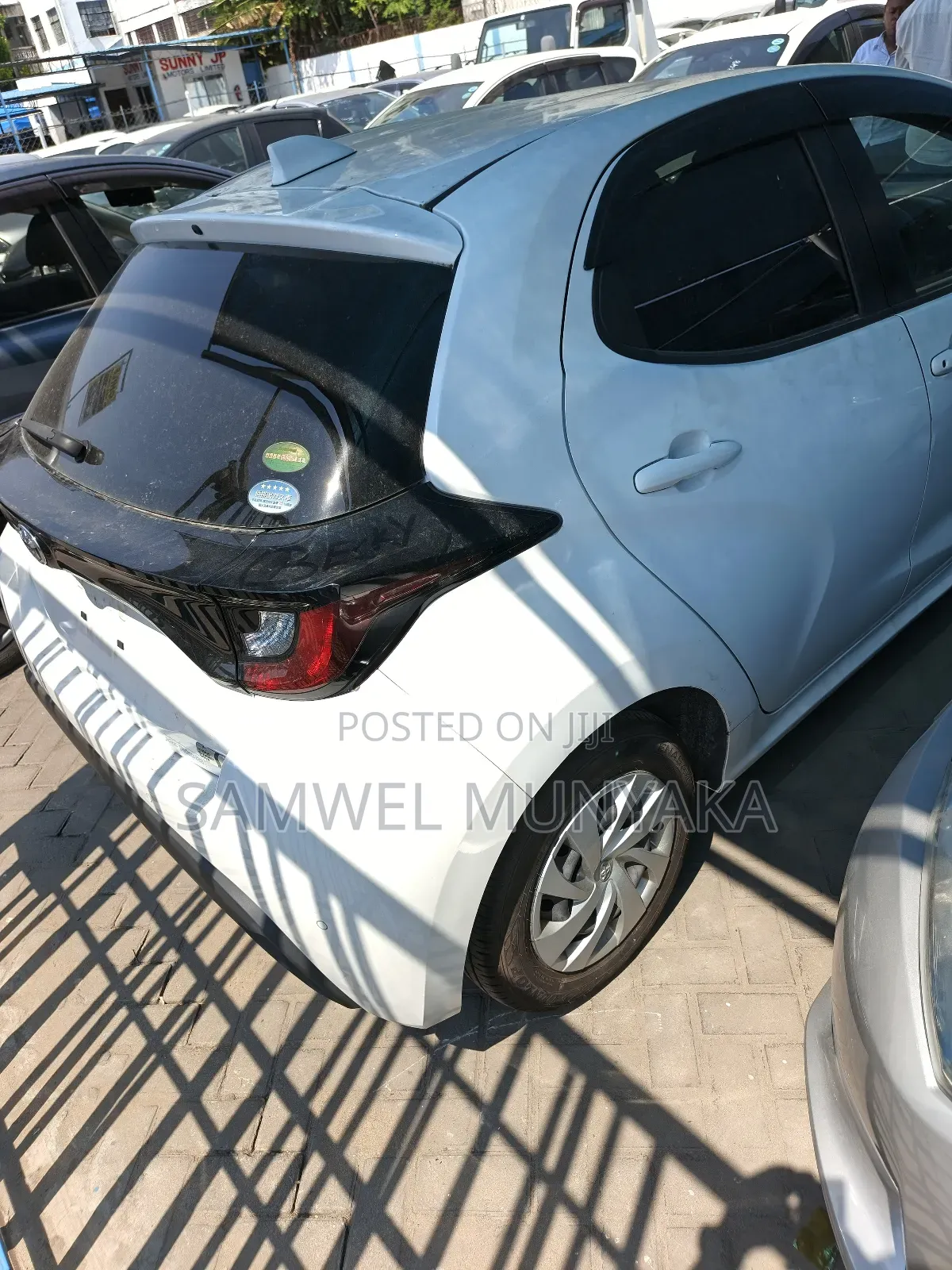 Toyota Yaris LE Sedan 4dr 2019 Pearl