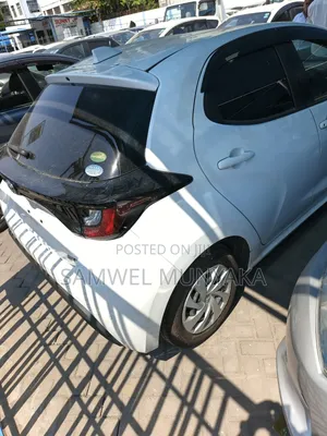 Toyota Yaris LE Sedan 4dr 2019 Pearl