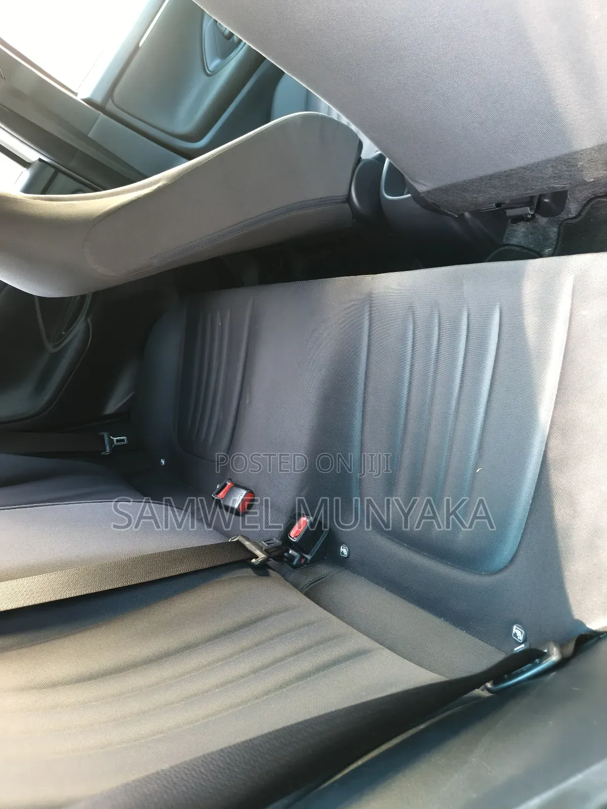 Toyota Yaris LE Sedan 4dr 2019 Pearl