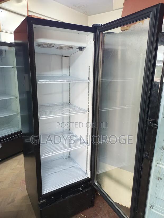 Show Case Chiller ( as Good as New) - thumbnail 7