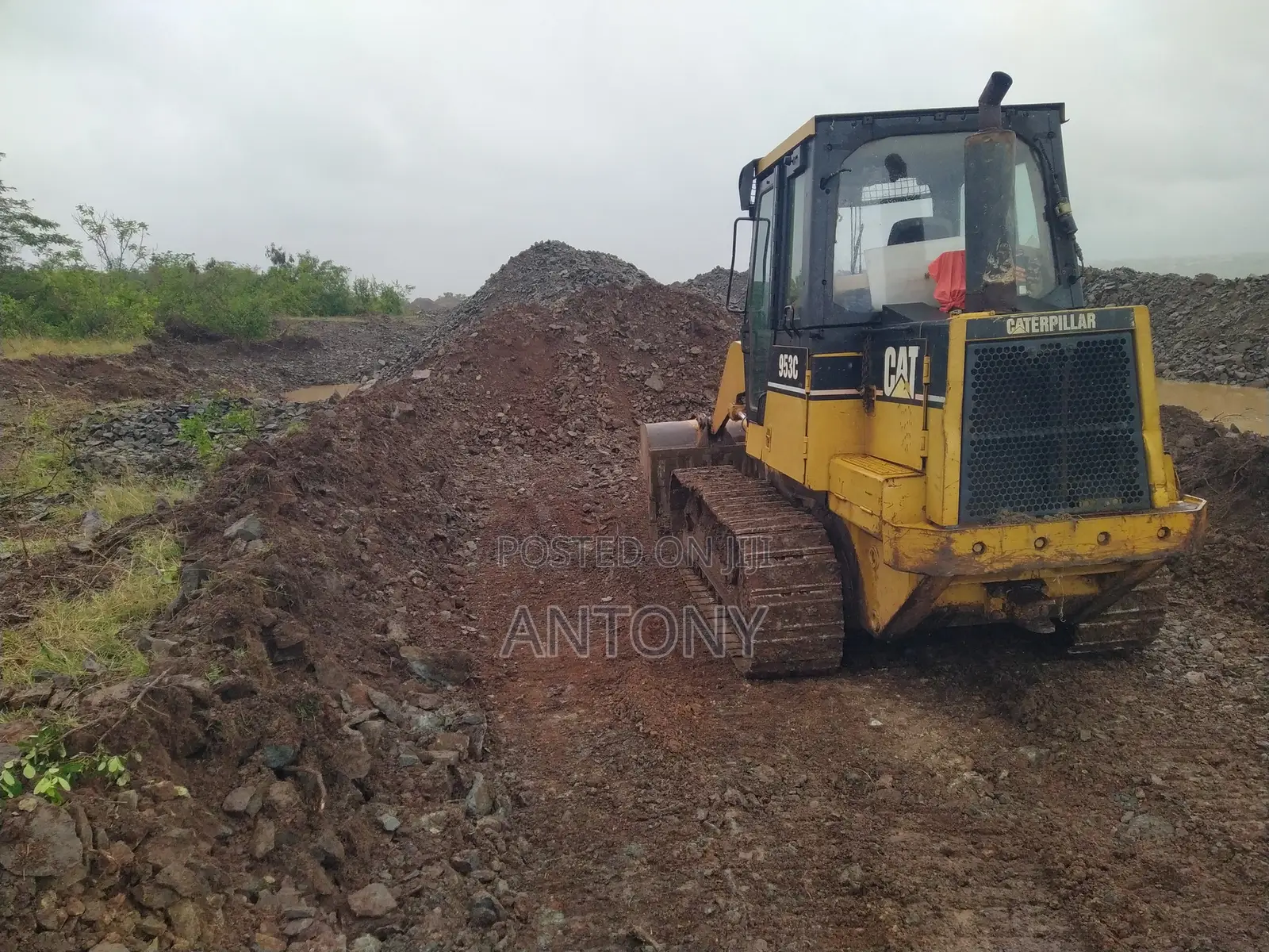 Track Shovel for Hire