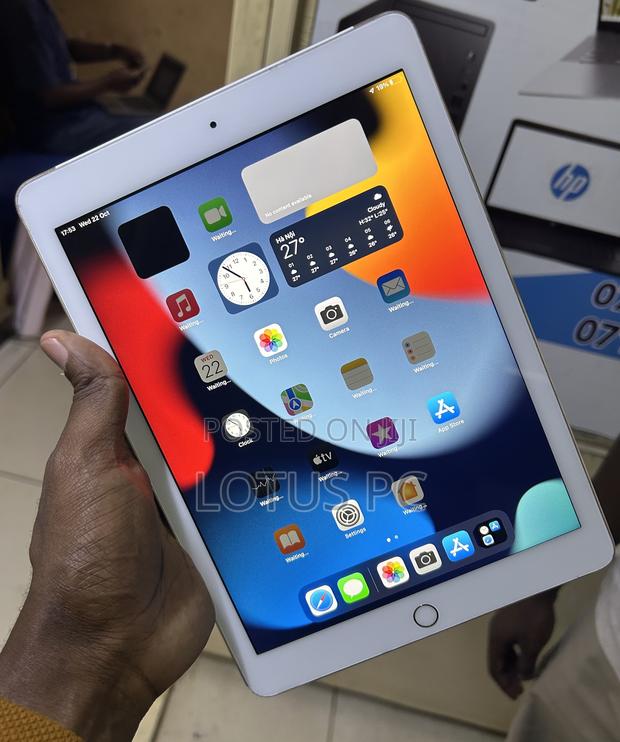 Apple iPad Air 2 128 GB Yellow - main view