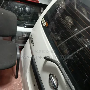 Nv200 Tailgate (Boot).