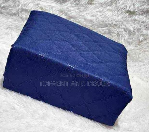 Fitted and Noiseless Waterproof Mattress Protector - main view