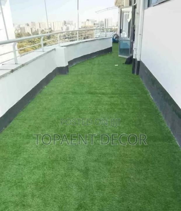 15mm  Vibrant And Natural Looking Balcony Artificial Grass Carpet