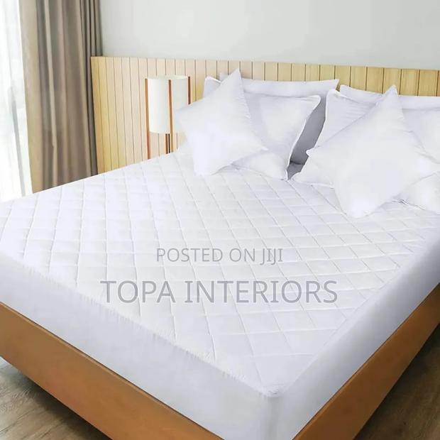White Waterproof Mattress Covers for Bedwetting Kids