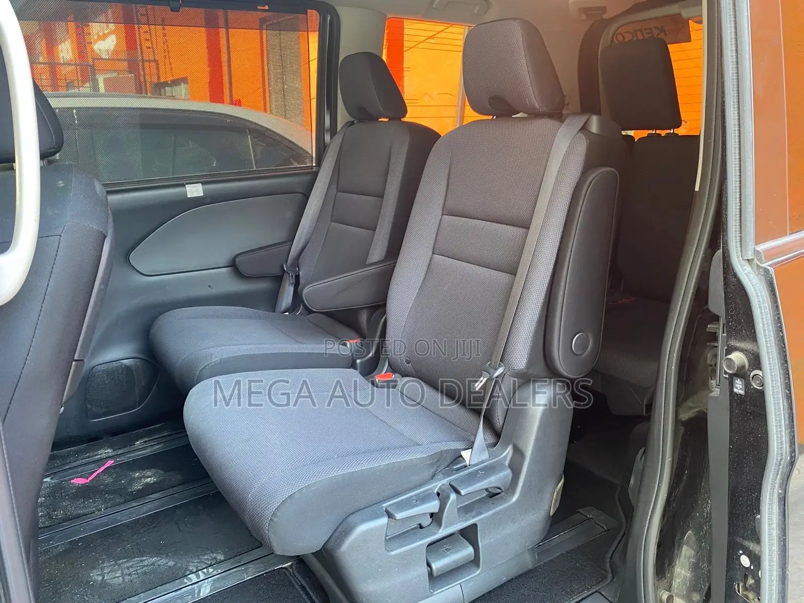 Nissan Serena 2018 Black